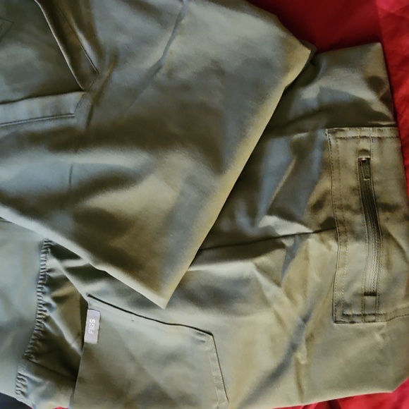 Uniform set - Picture 3 of 5